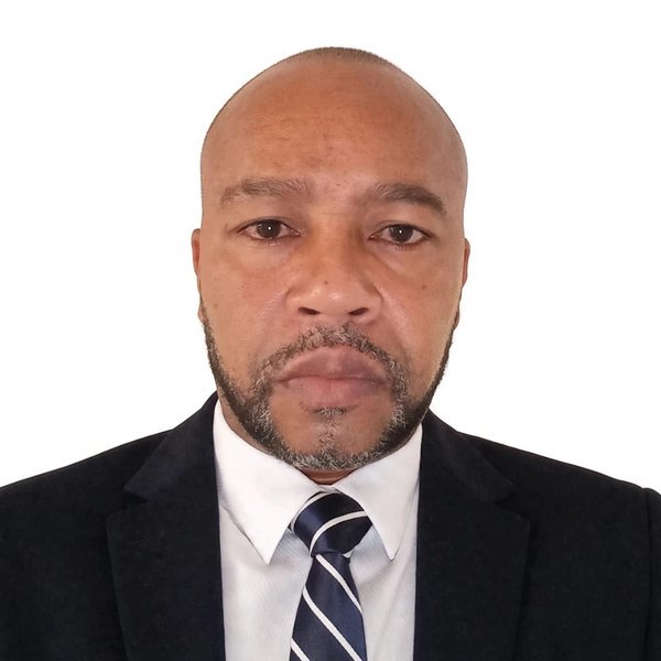 Paulo Ferreira, Recursos Humanos & Logística na D&J Consultório Dentário